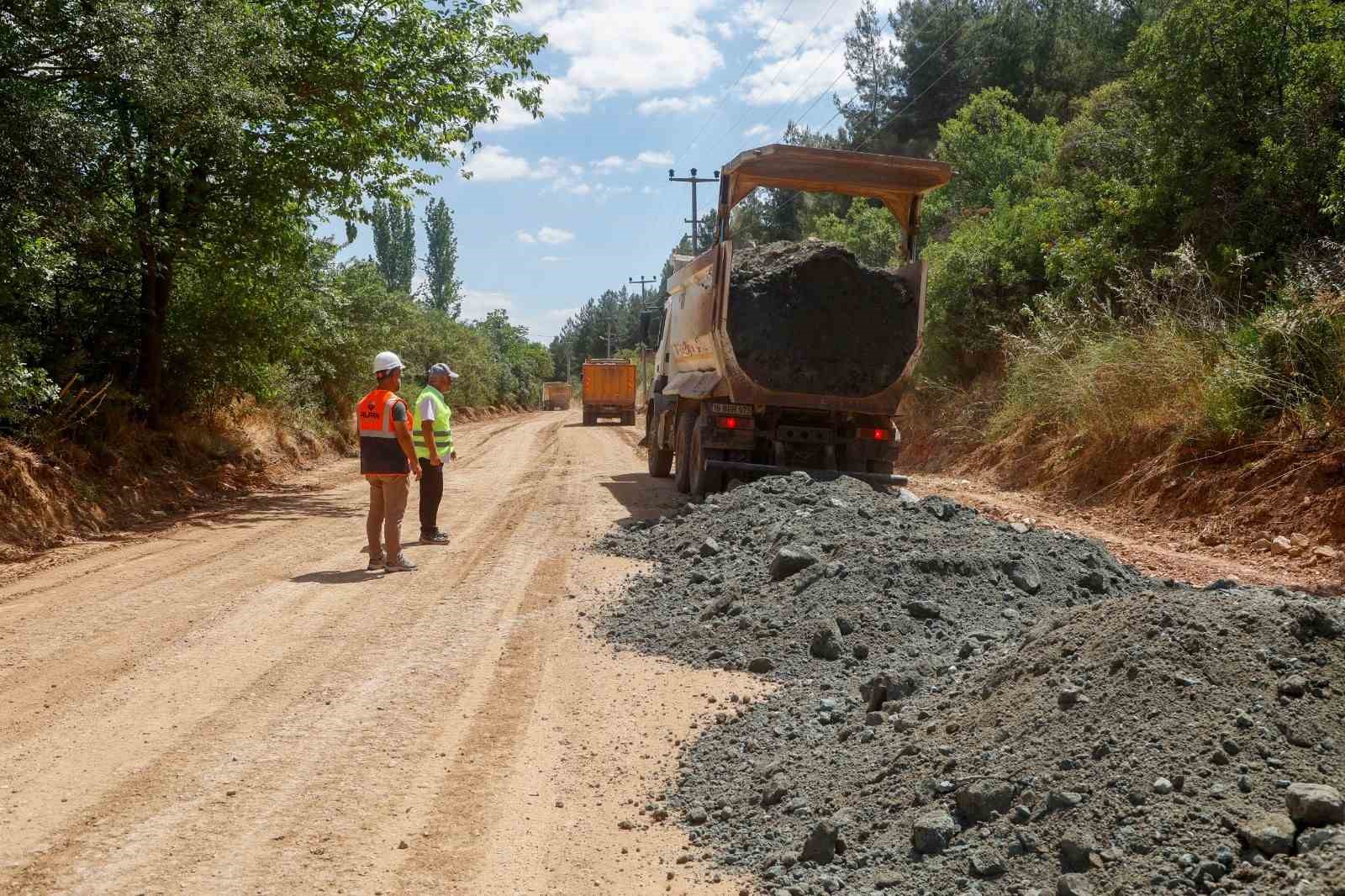 Uşak Belediyesi üst yapı çalışmalarına aralıksız devam ediyor