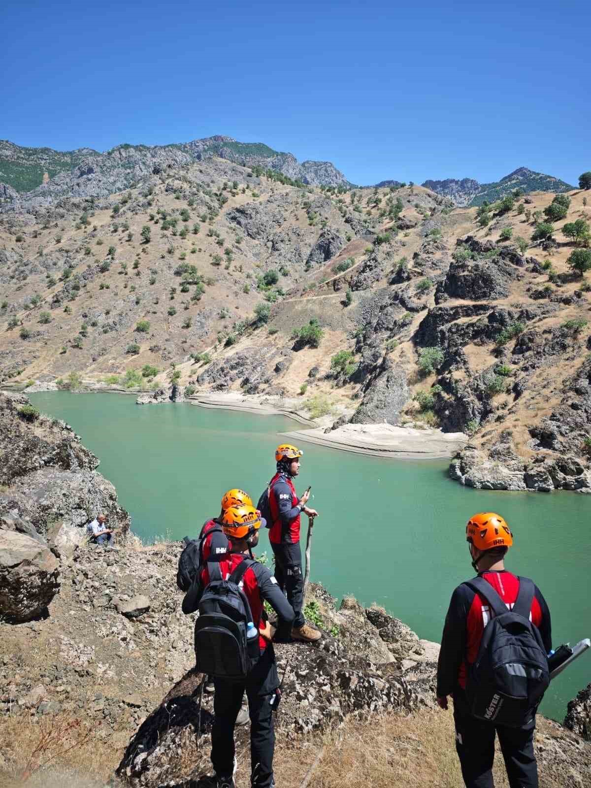 Bitlis’te derede kaybolan 13 yaşındaki çocuğu arama çalışmaları sürüyor