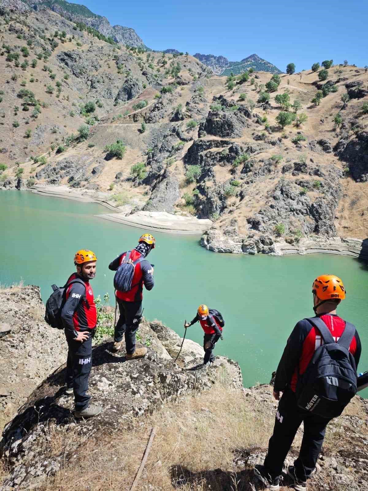 Bitlis’te derede kaybolan 13 yaşındaki çocuğu arama çalışmaları sürüyor