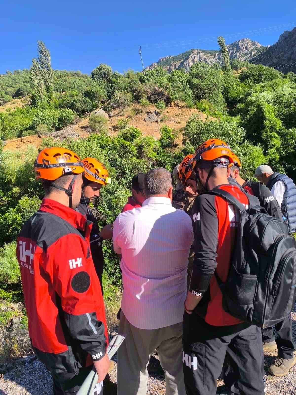 Bitlis’te derede kaybolan 13 yaşındaki çocuğu arama çalışmaları sürüyor