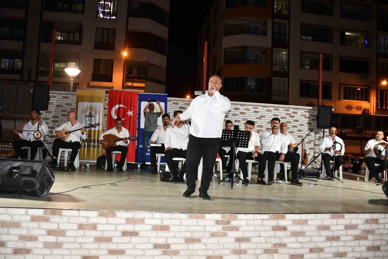 Siverek’te sıcak yaz akşamlarında sıra gecesi etkinliği