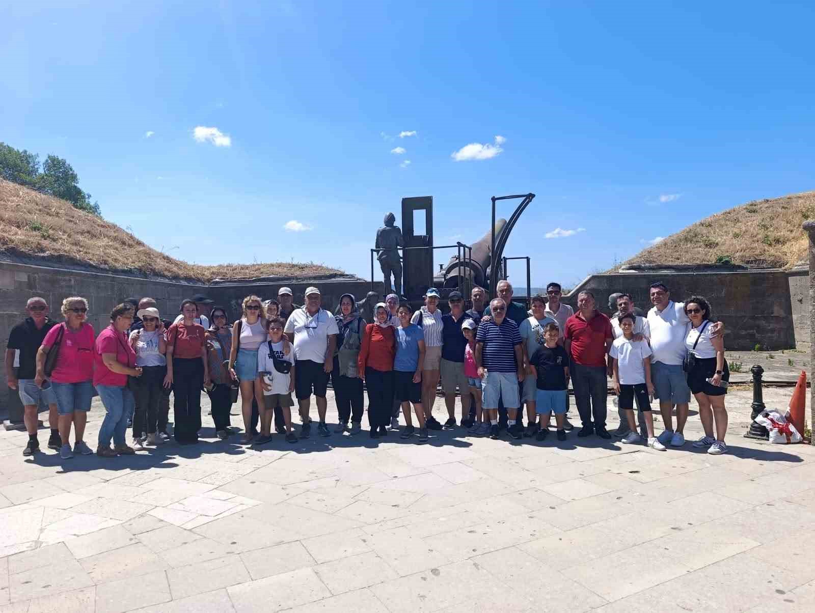 Burhaniyeliler Büyükşehir desteğiyle Çanakkale ziyareti yaptı