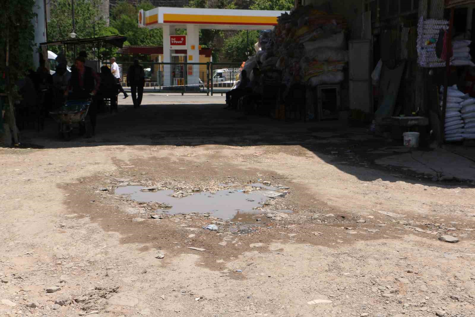 Tarihi sebze-meyve hali esnafından yetkililere çağrı