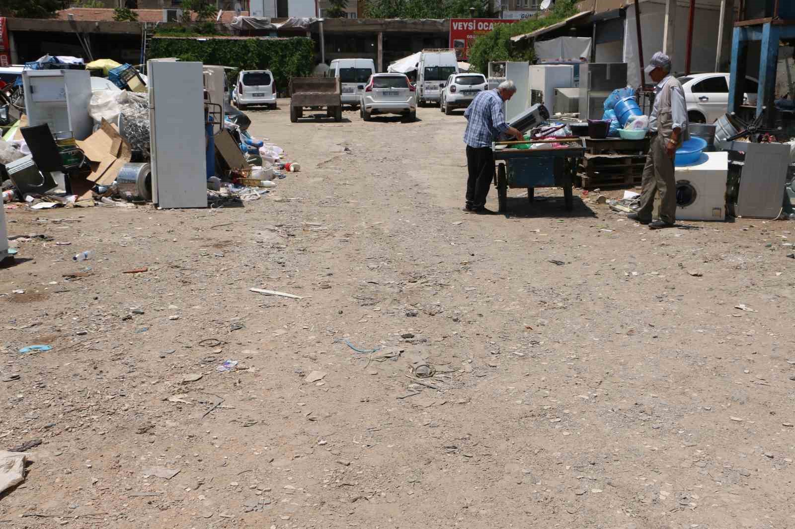Tarihi sebze-meyve hali esnafından yetkililere çağrı