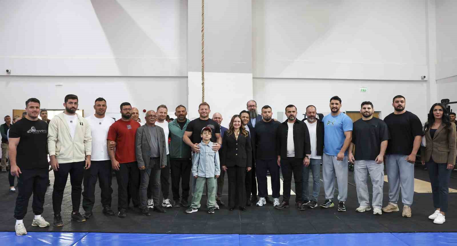 Antalya Büyükşehir Belediyesi güreşçileri Kırkpınar’a hazır