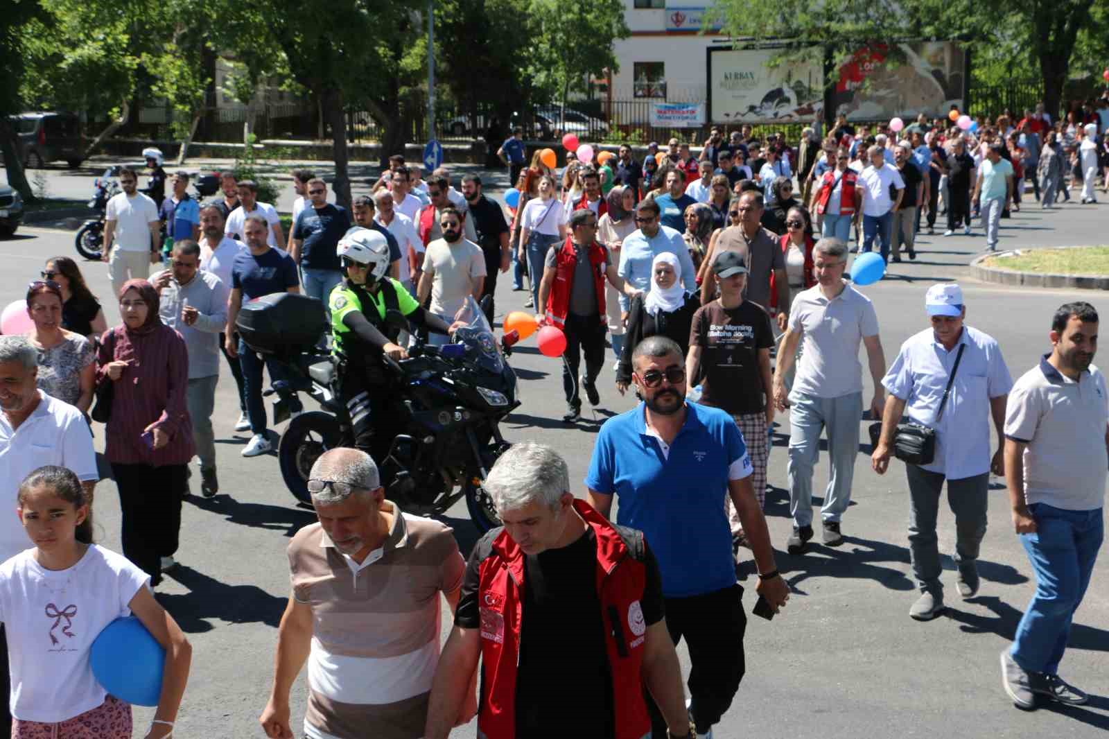 Diyarbakır’da "Korucu Aile Yürüyüşü" düzenlendi
