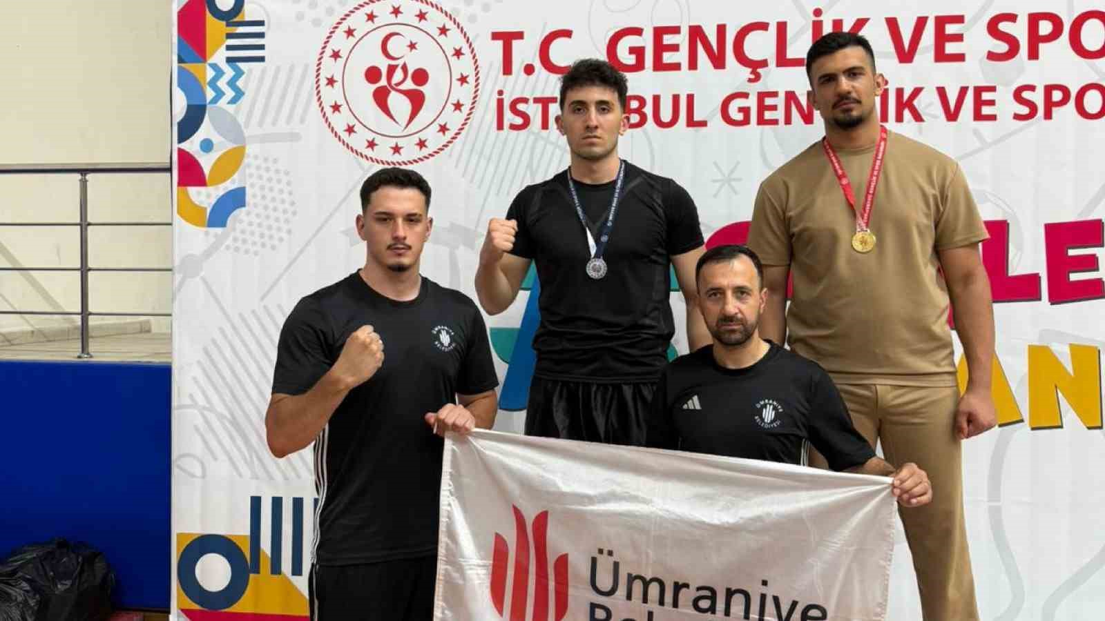 Kick boksta Ümraniye rüzgarı: 2 altın, 2 gümüş madalya