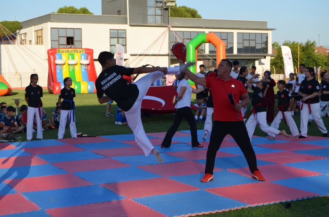 GSB İzmir spor okulları Bayındır’da törenle açıldı