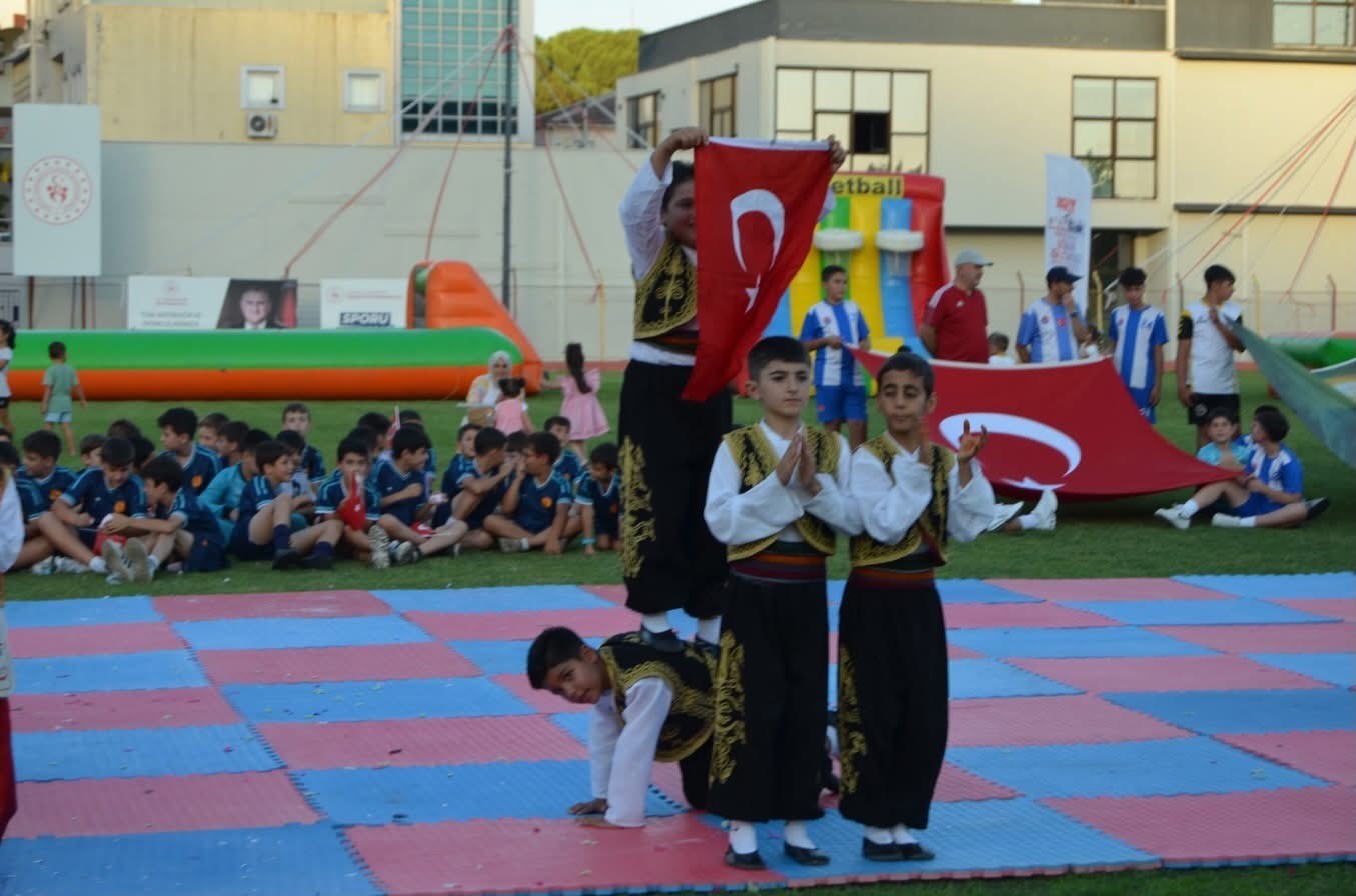 GSB İzmir spor okulları Bayındır’da törenle açıldı