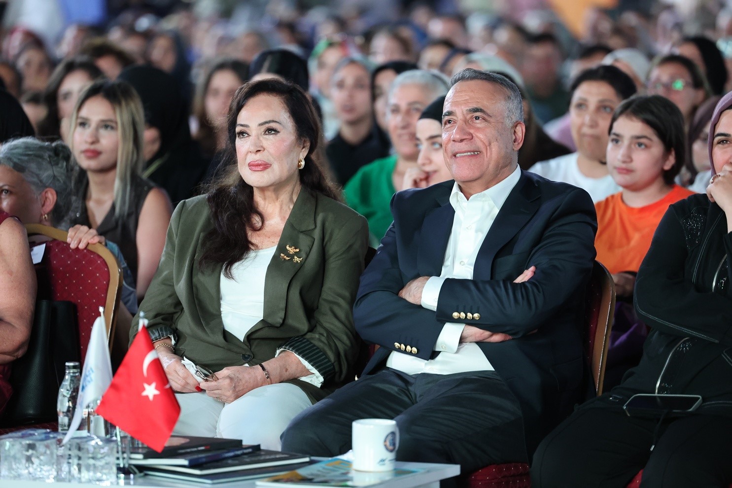 Türkan Şoray, Sultangazililerle unutulmaz bir yaz akşamında buluştu
