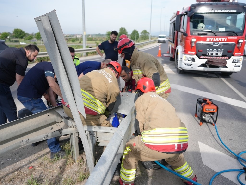 Düzce İtfaiyesi yedi 24 vatandaşın yanında