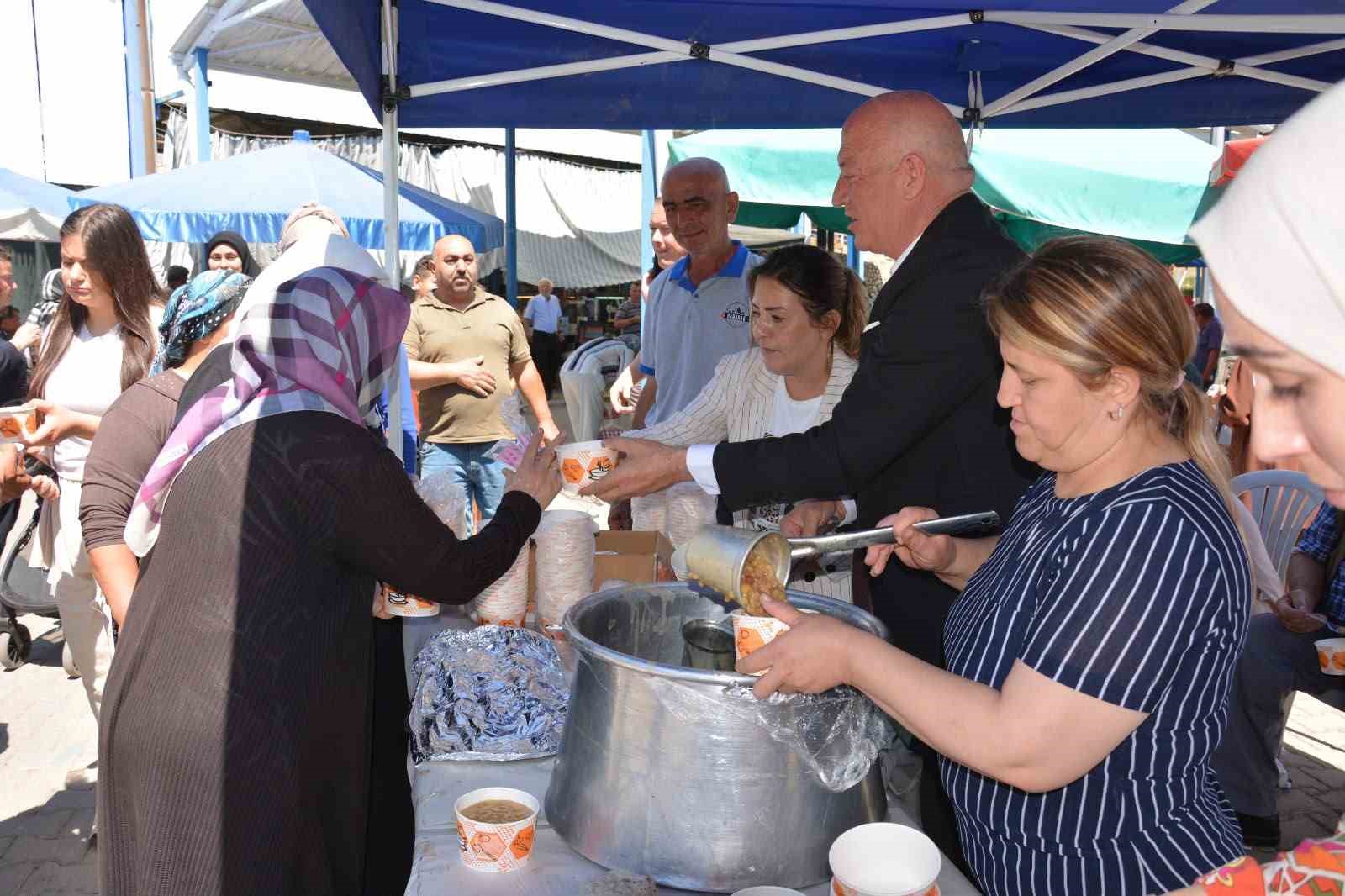 Babadağ Belediyesinden vatandaşlara aşure ikramı