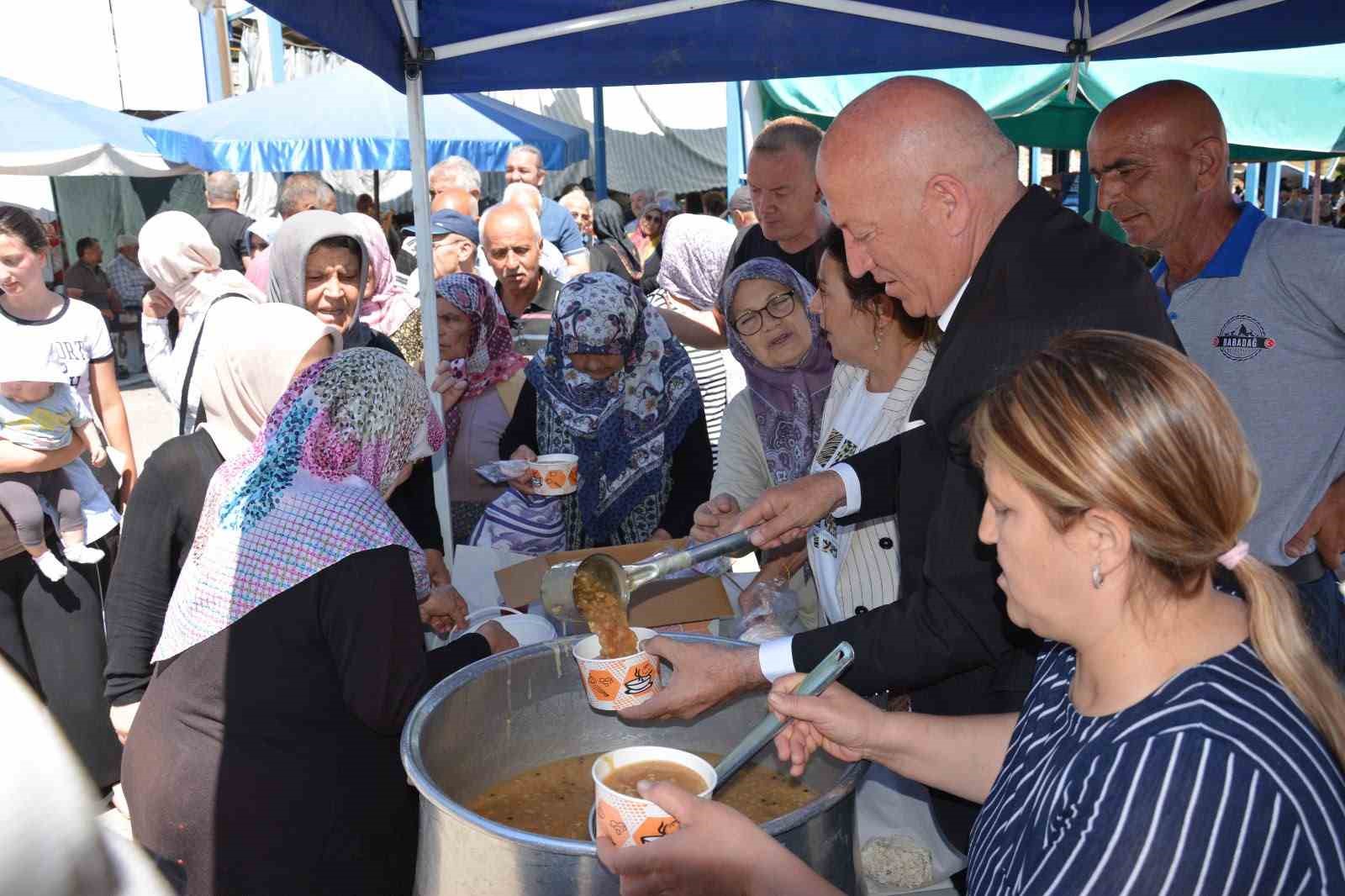 Babadağ Belediyesinden vatandaşlara aşure ikramı