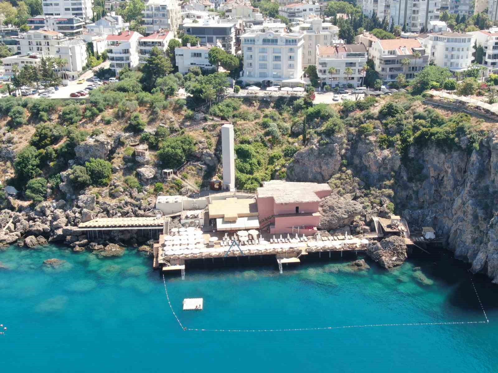 Antalya falezleri için kritik uyarı: "Bu gidişle 50 metrede bir asansör, 50 metrede bir beach platformu görebiliriz"