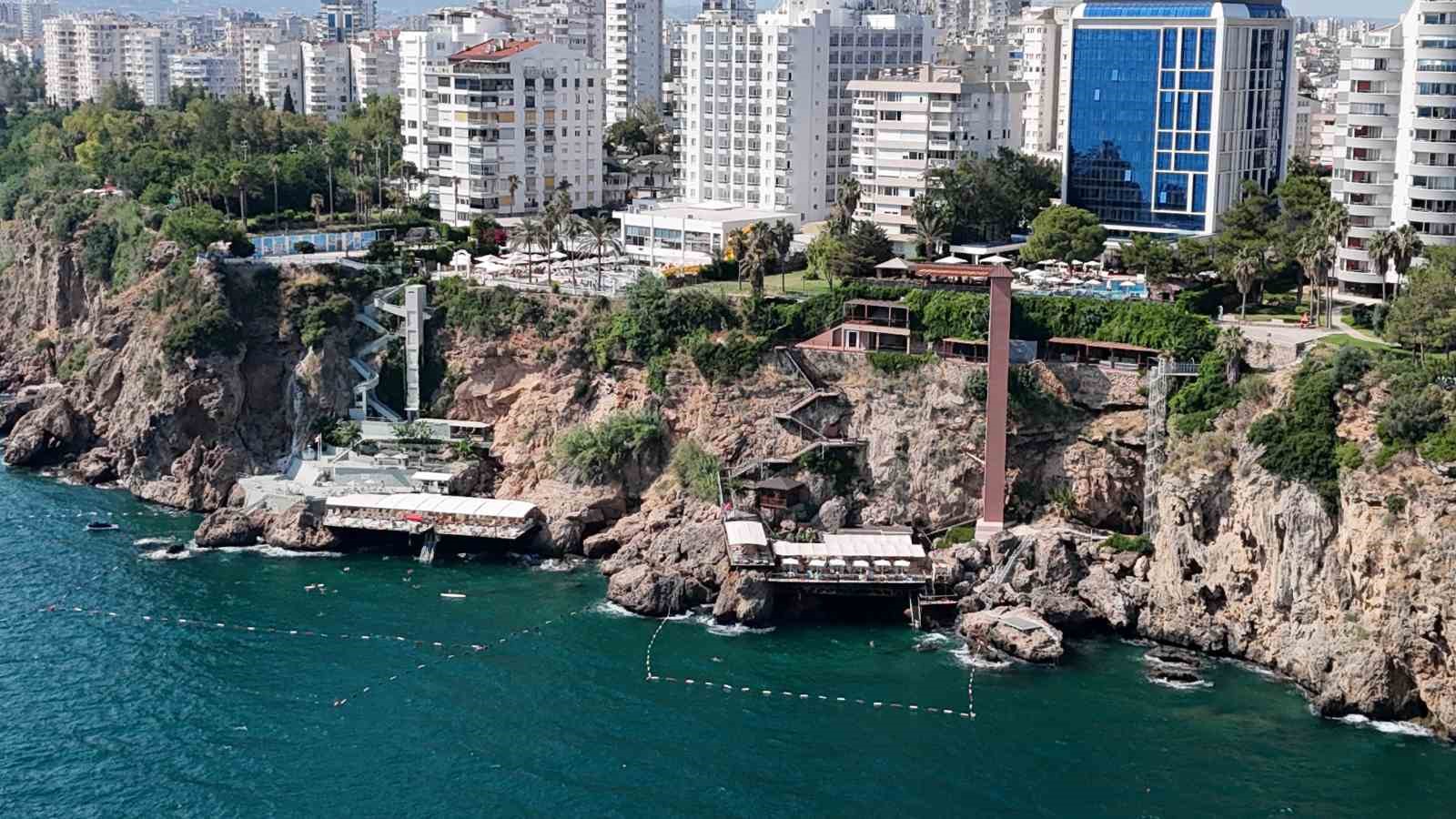 Antalya falezleri için kritik uyarı: "Bu gidişle 50 metrede bir asansör, 50 metrede bir beach platformu görebiliriz"
