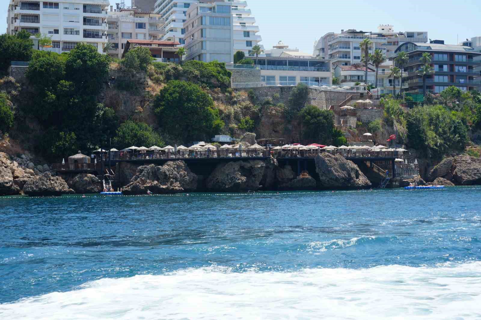 Antalya falezleri için kritik uyarı: "Bu gidişle 50 metrede bir asansör, 50 metrede bir beach platformu görebiliriz"
