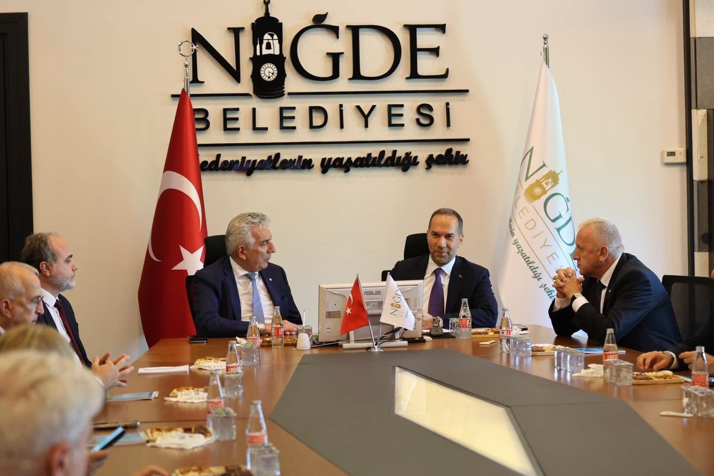 Başkan Özdemir İSO heyetine Niğde’nin yatırım potansiyelini anlattı