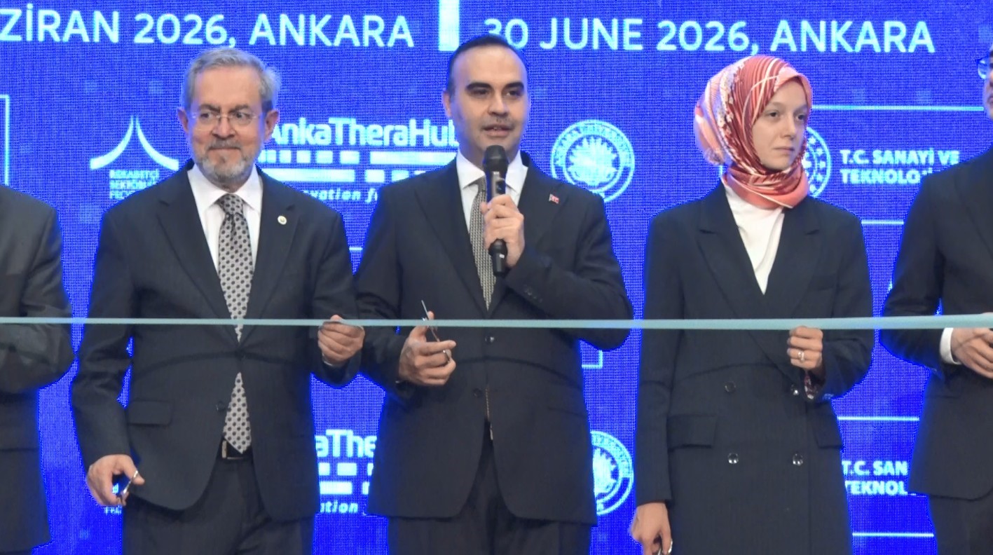 Bakan Kacır: "Son 1 yılda sağlık endüstrisinde yatırıma teşvik belgesi düzenleyerek 70 milyar lira yatırımı harekete geçirdik"