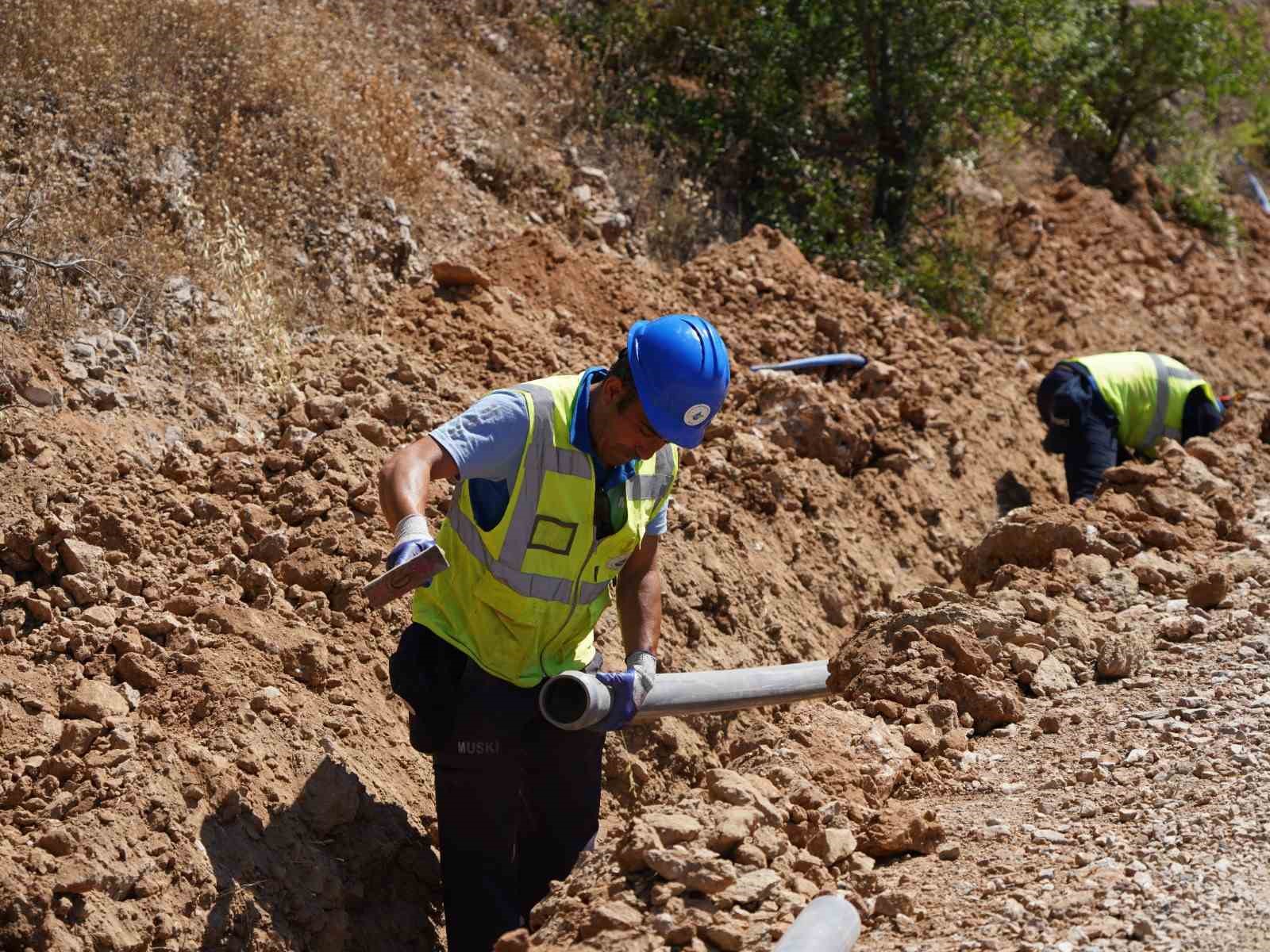 Zeytinköy Mahallesi’nde içme suyu hatları yenileniyor