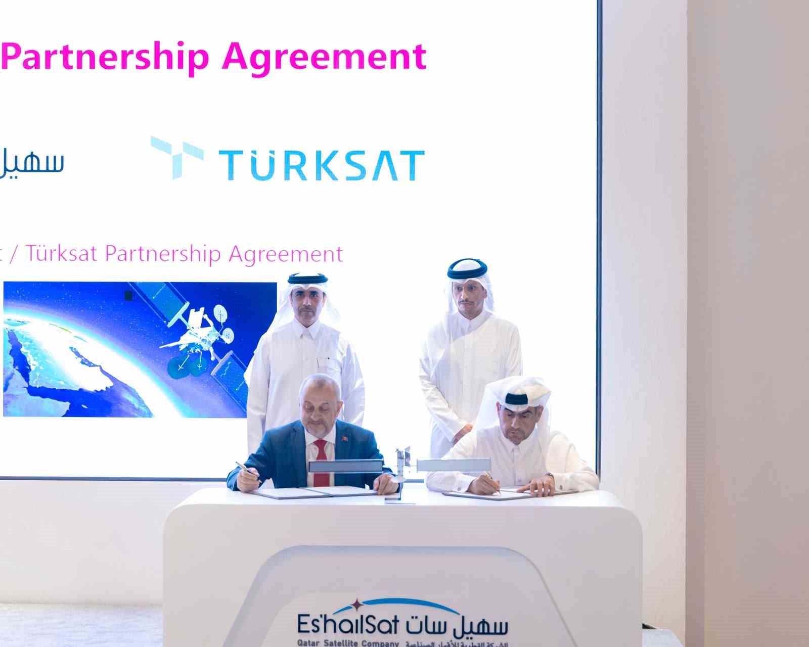 Katar’da Es’hail-3/Türksat-Biruni uydusu stratejik ortaklık anlaşması imzalandı