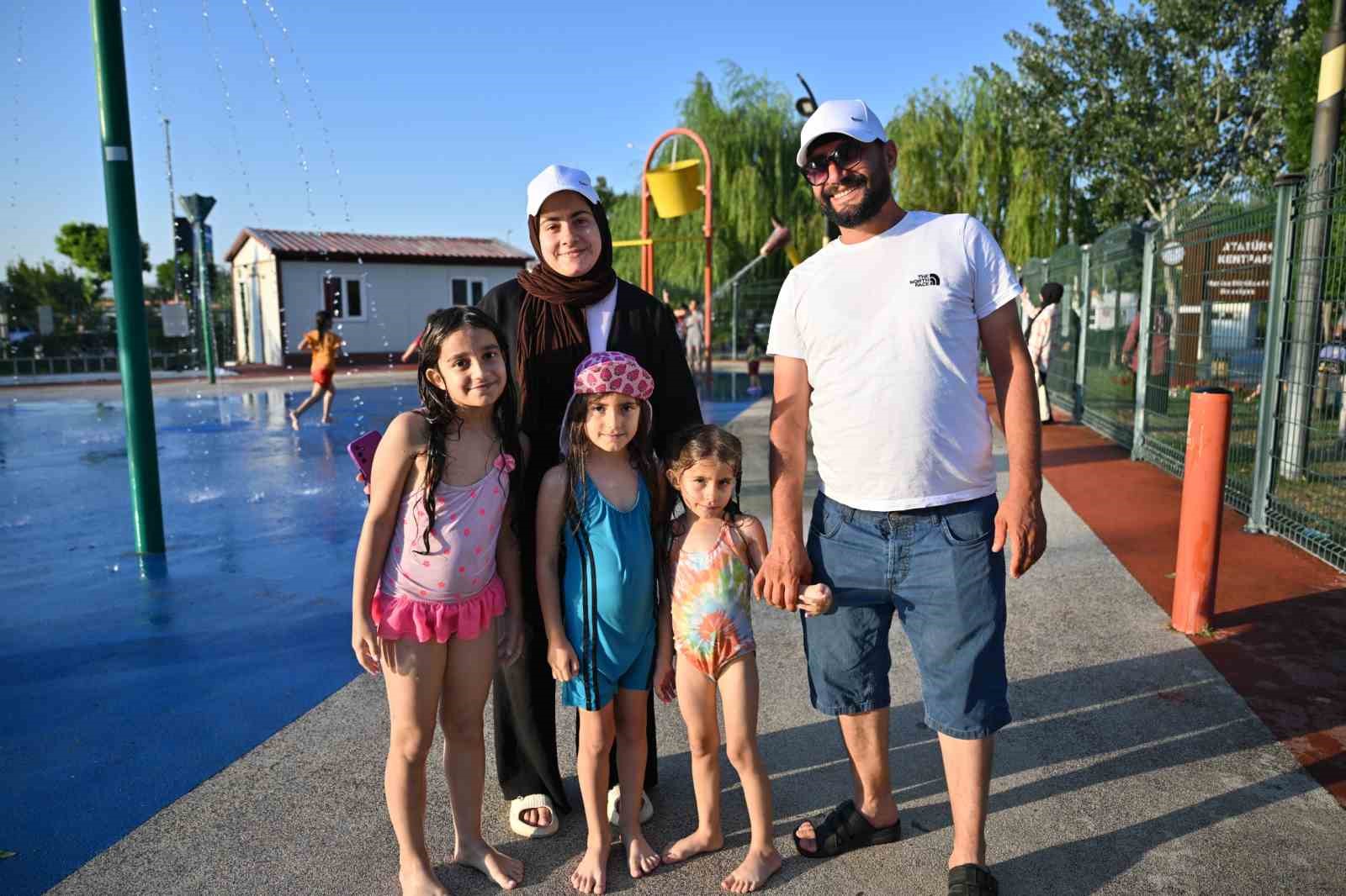 Manisa’da çocuklara serinleten karne hediyesi
