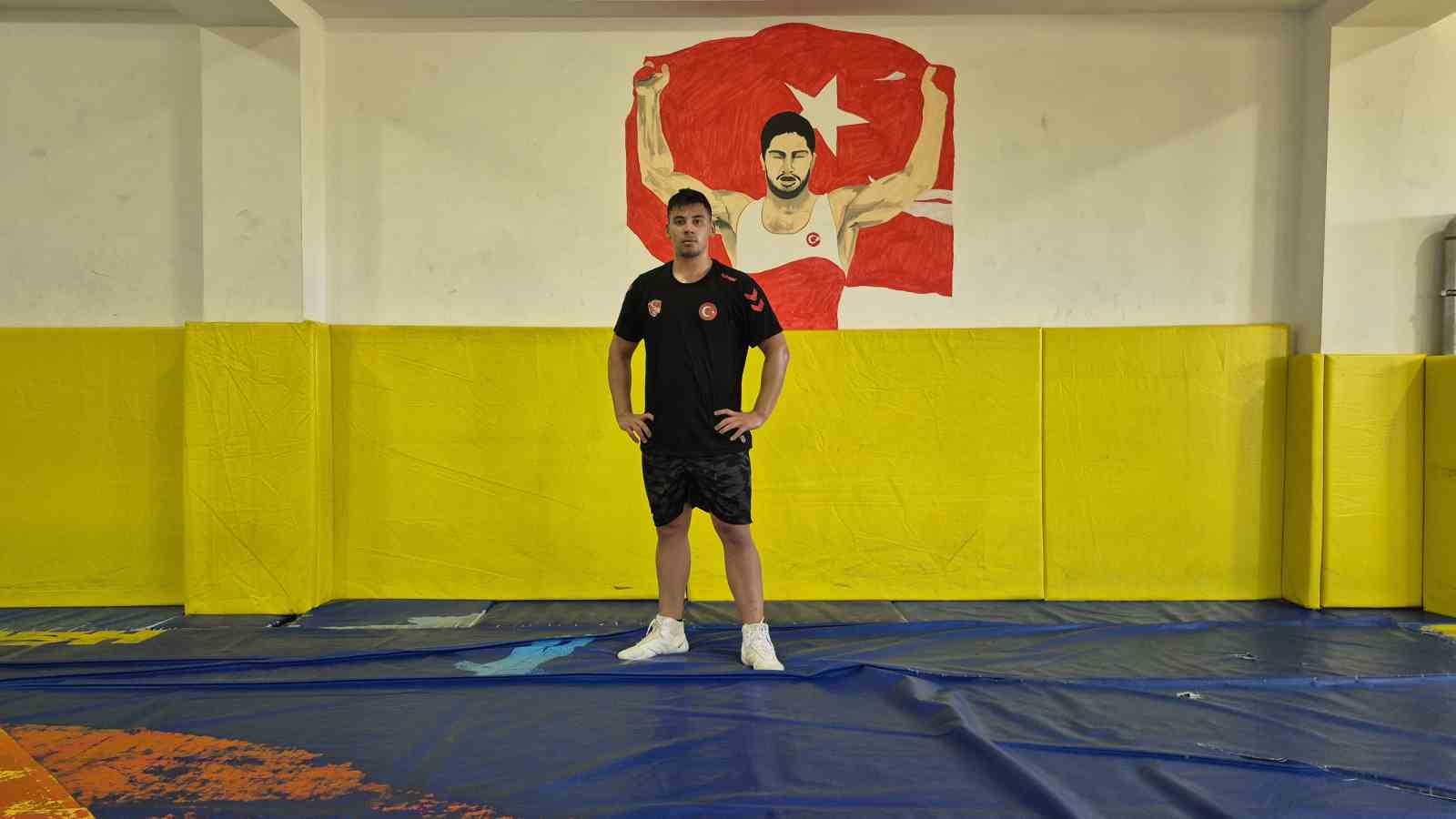 Sivaslı güreşçinin hedefi dünya zirvesi