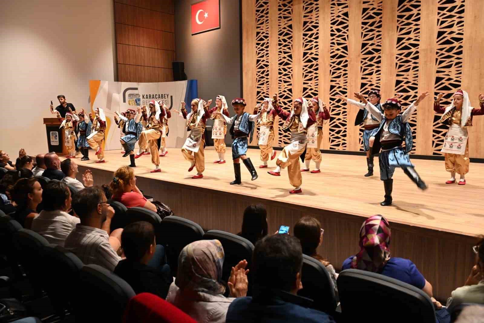 Karacabey’de halk oyunları gecesi büyük beğeni topladı