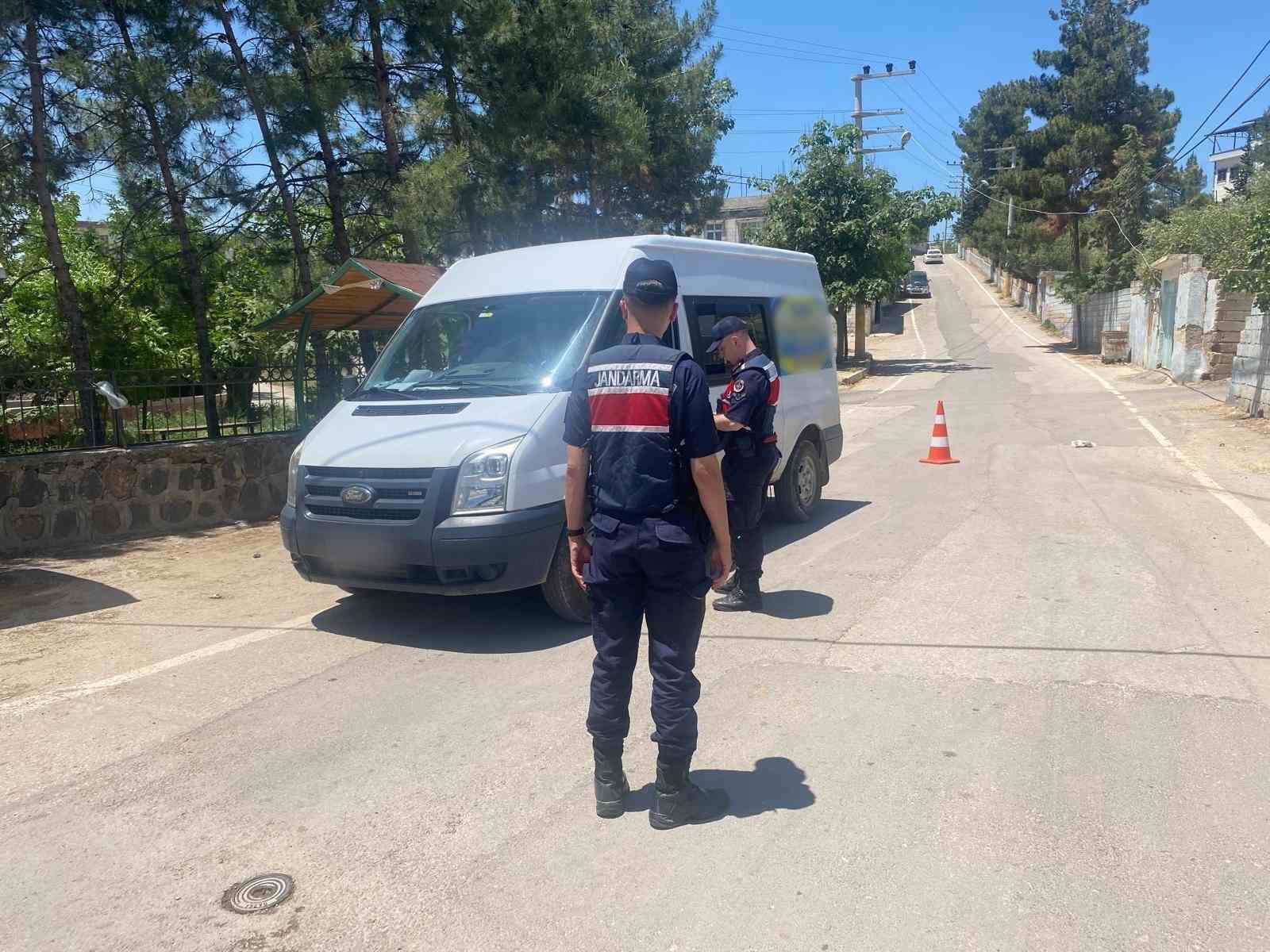 Gaziantep’te şok yol kontrol uygulaması: 74 aranan şahıs yakalandı