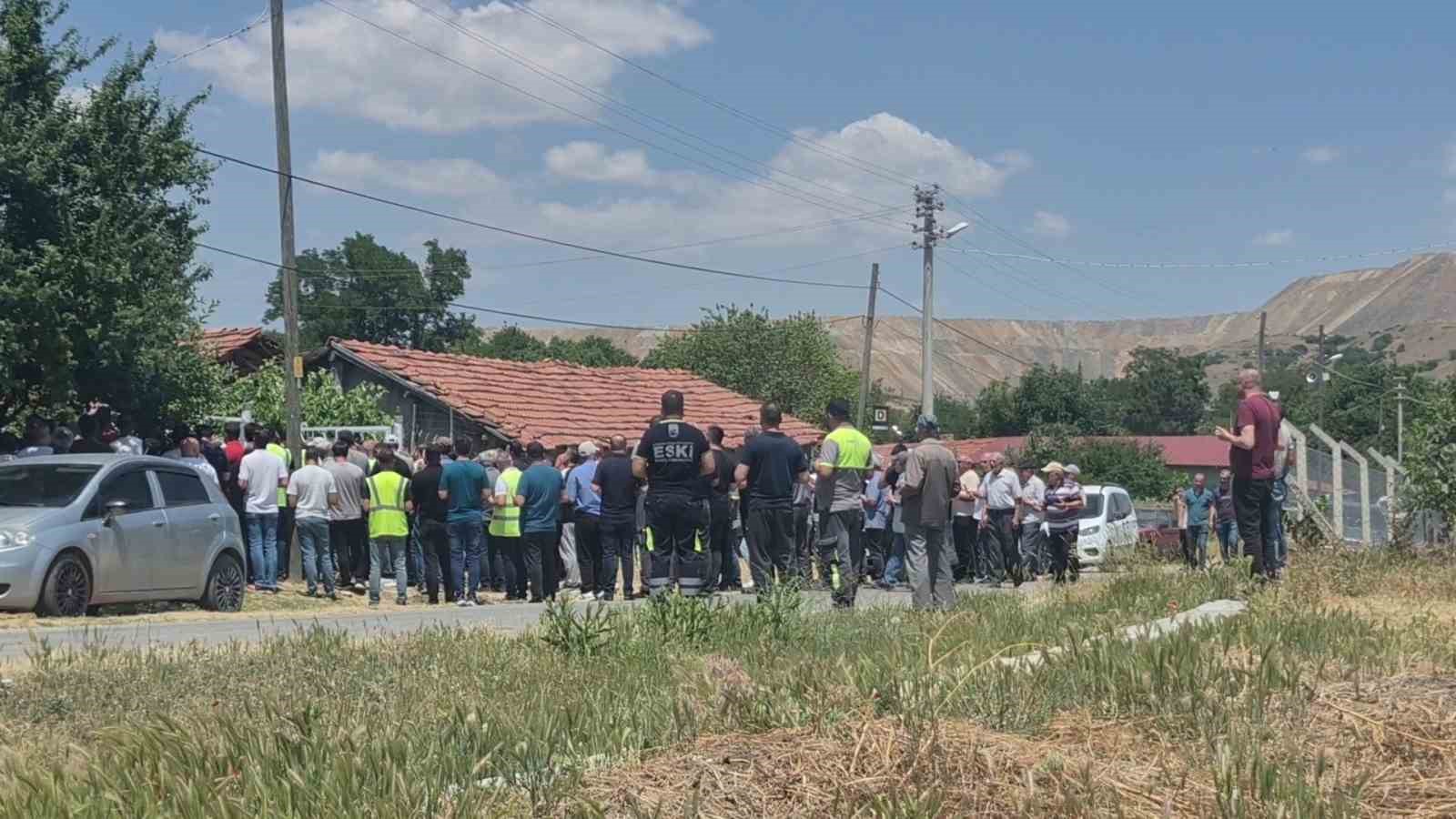 Çay bahçesinde 5 kişiyi bıçaklayan ve cezaevinde hayatını kaybeden şahsın cenazesi defnedildi