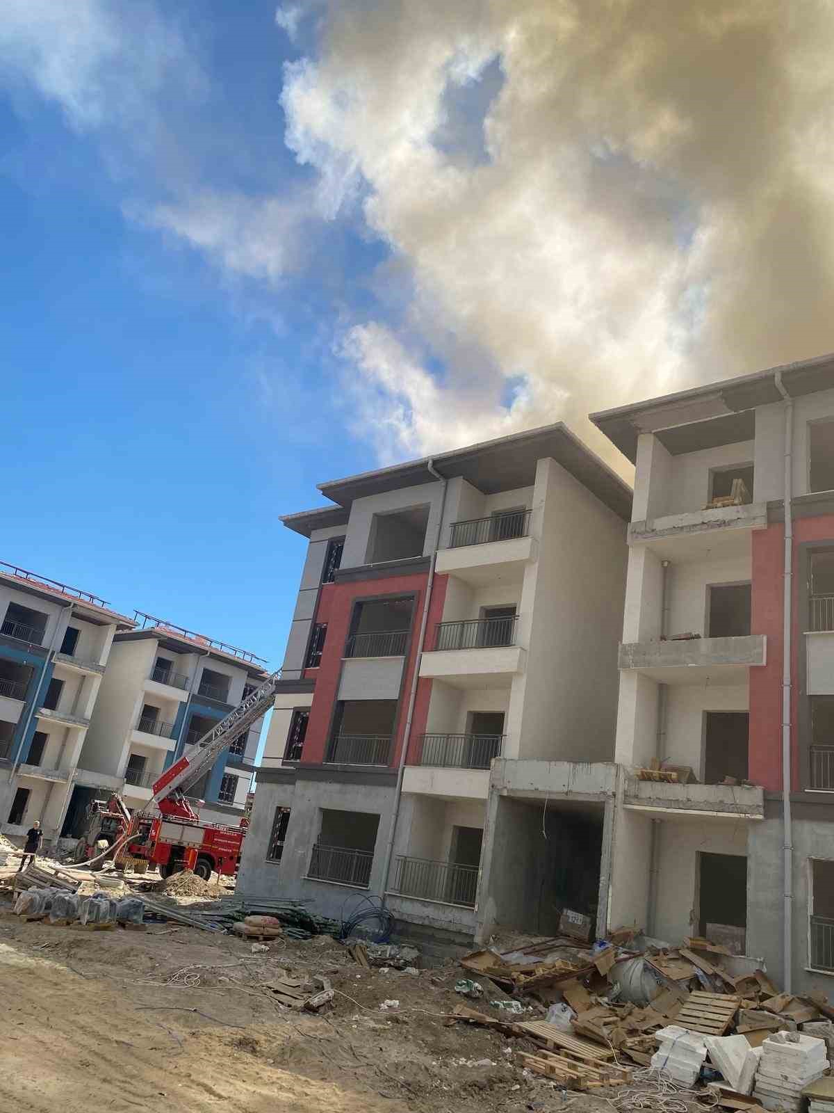 Aşırı sıcaklar Manisa’yı ateş çemberine çevirdi