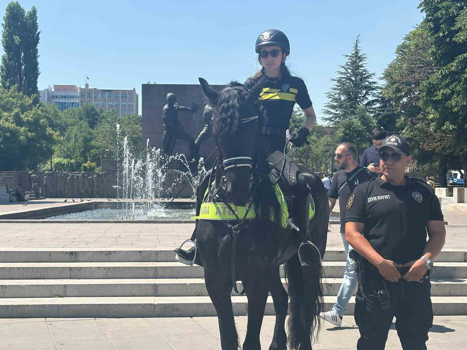 NATO Zirvesi öncesi başkentte atlı polislerin mesaisi sürüyor
