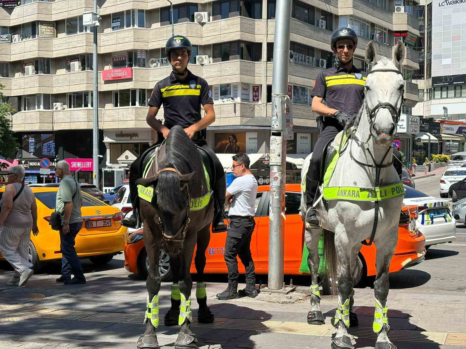 NATO Zirvesi öncesi başkentte atlı polislerin mesaisi sürüyor