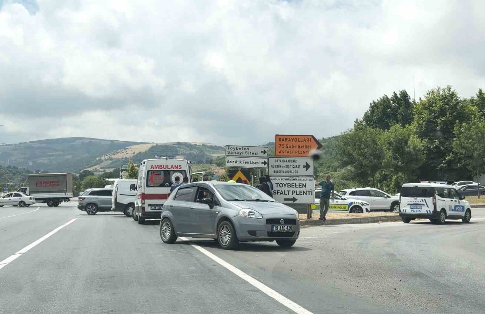Kontrolden çıkan otomobil refüje çarptı: 1 yaralı