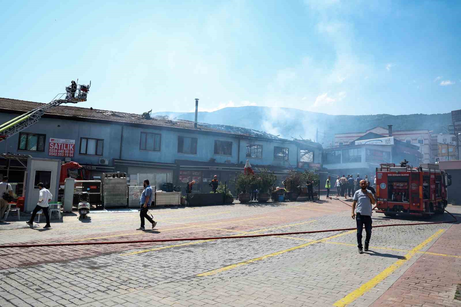 Büyükşehir’den Kayhan’daki yangına hızlı müdahale