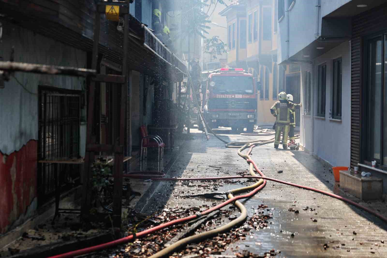 Büyükşehir’den Kayhan’daki yangına hızlı müdahale