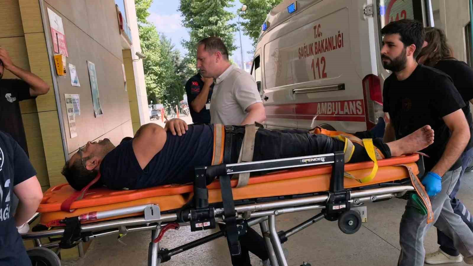 İnegöl’de yük asansörüne sıkışan işçi yaralandı