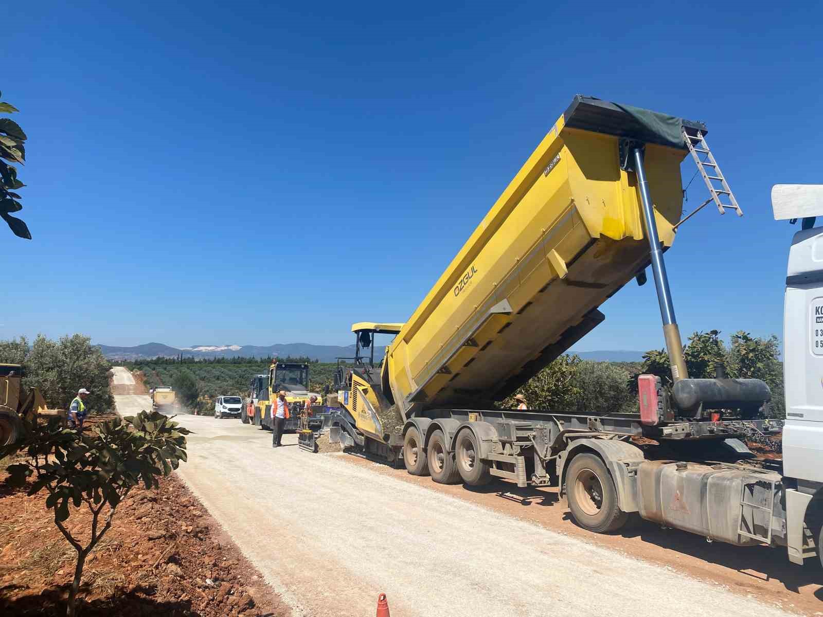 Aydın’da yol çalışmaları sürüyor