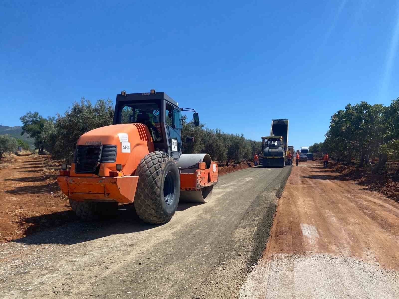 Aydın’da yol çalışmaları sürüyor
