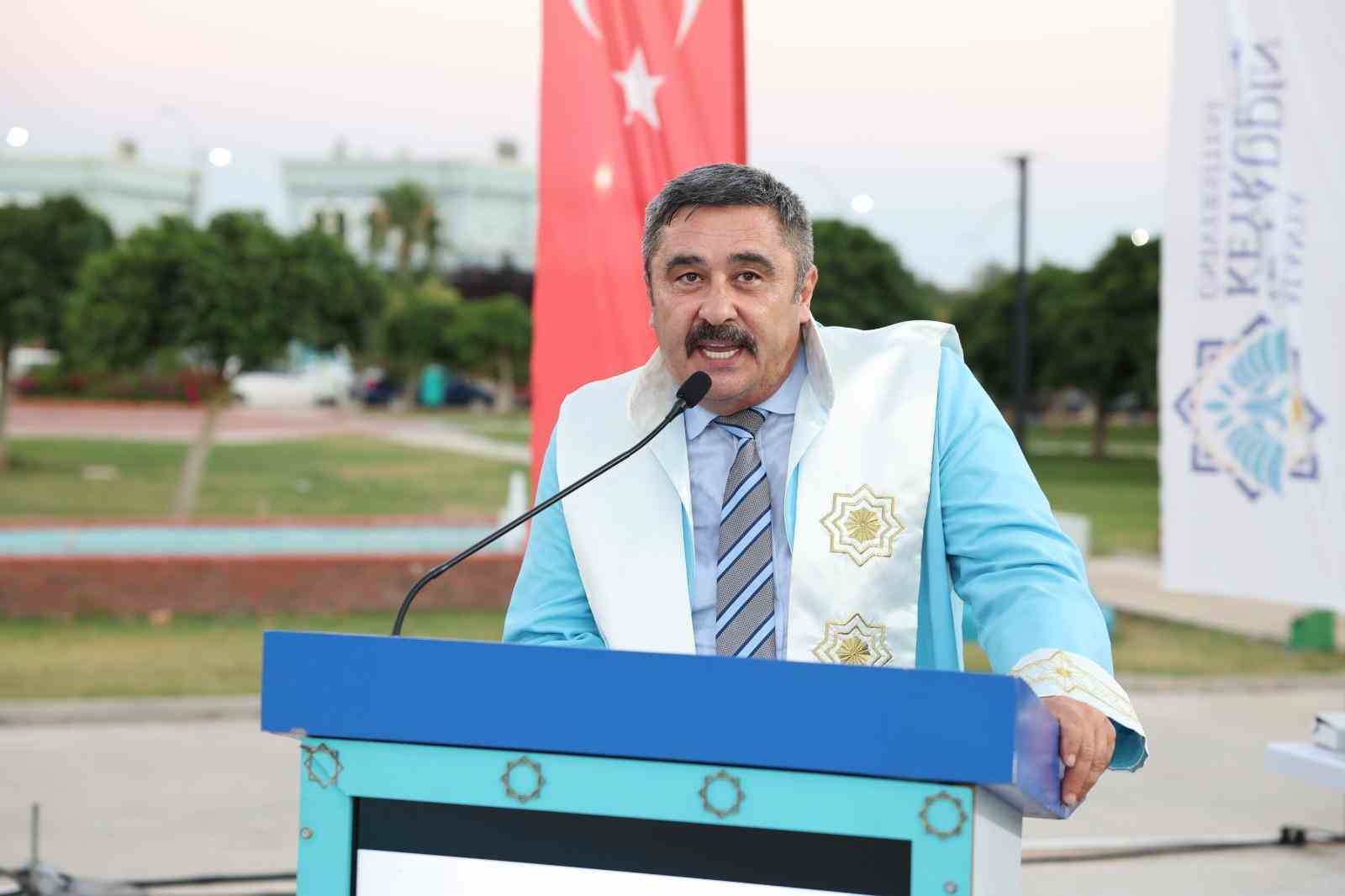 ALKÜ Tıp Fakültesi’nde 90 genç hekim mezun oldu