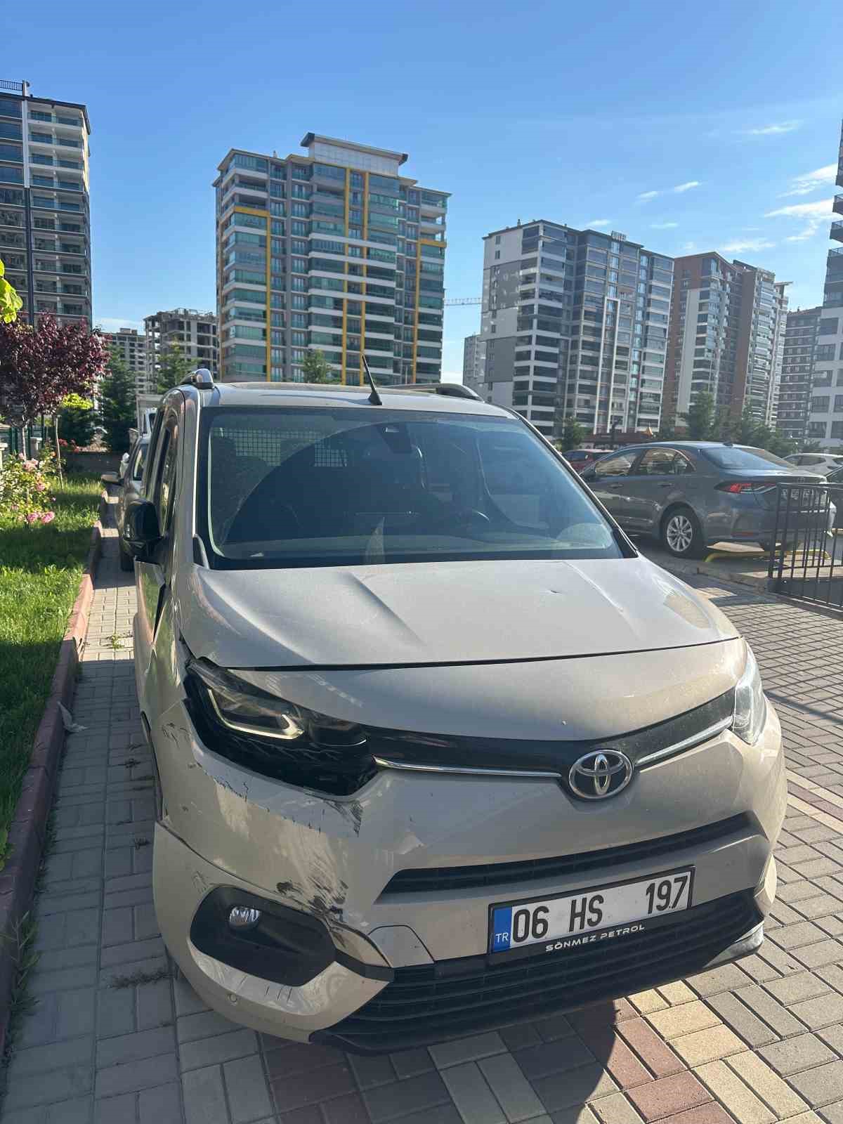 İsteği reddedilince dükkan basan saldırgan komşularının boğazına bıçak dayayıp aracına hasar verdi