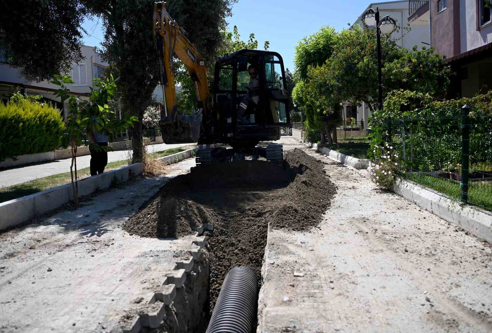 Kuşadası’nda 294 metrelik yağmur suyu hattı çalışması başladı