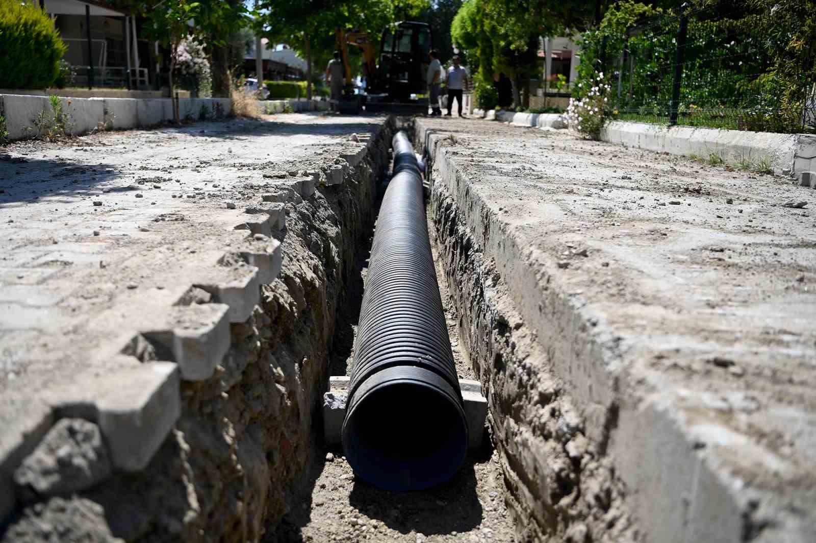 Kuşadası’nda 294 metrelik yağmur suyu hattı çalışması başladı