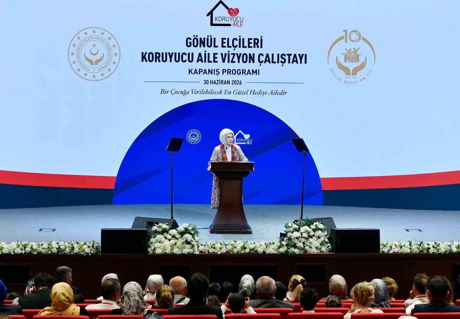 Emine Erdoğan: "İnsanlık tüm çocuklarına sıcak bir yuva, adalet ve barış dolu bir dünya borçludur"