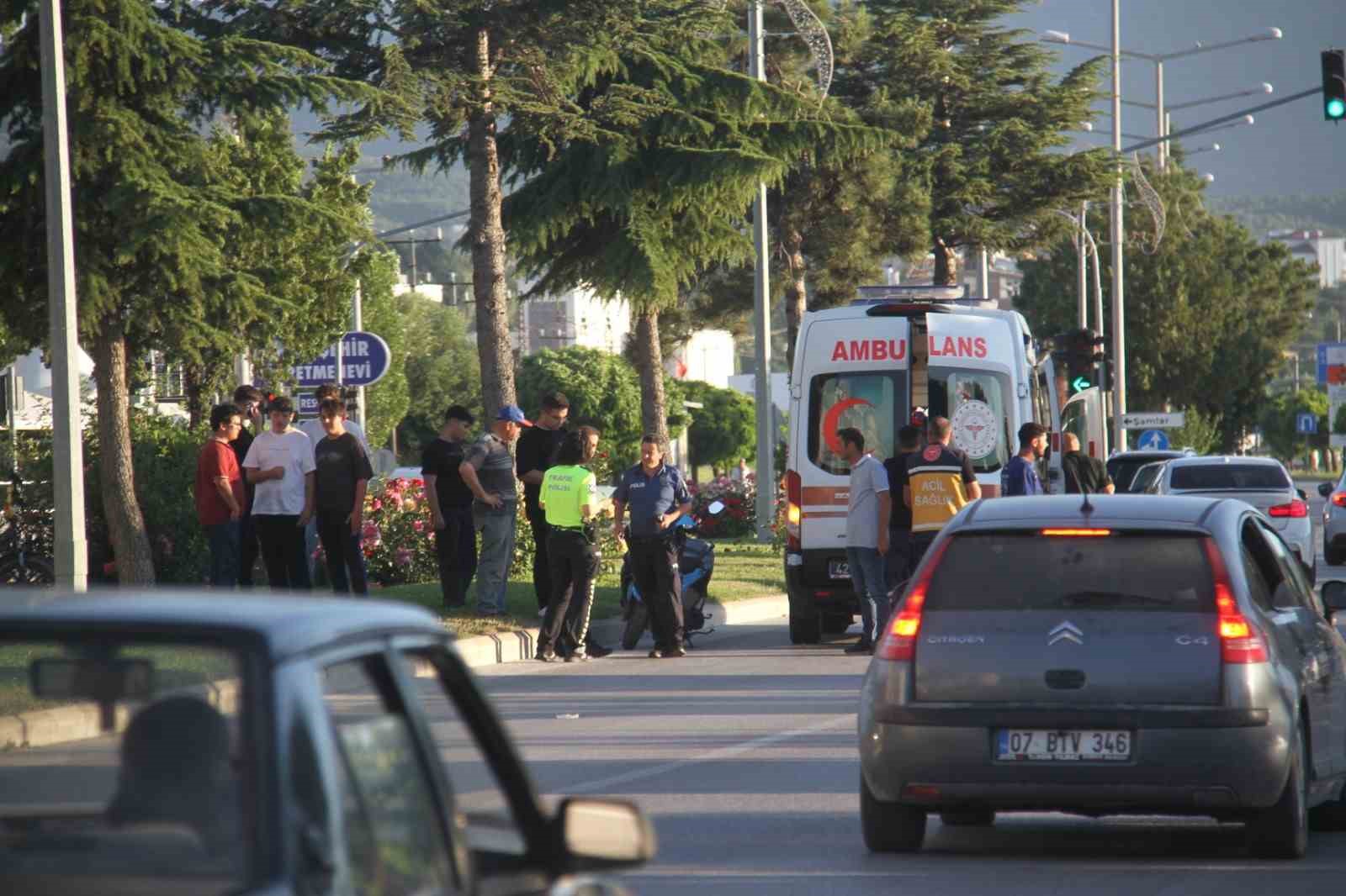 Kaza sonrasında dili boğazına kaçan çocuğu vatandaş kurtardı