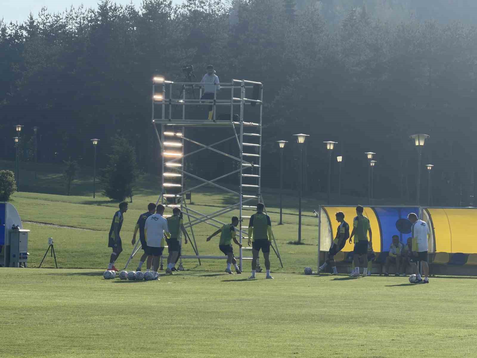 Fenerbahçe, Topuk Yaylası’nda çalışmalarını sürdürüyor
