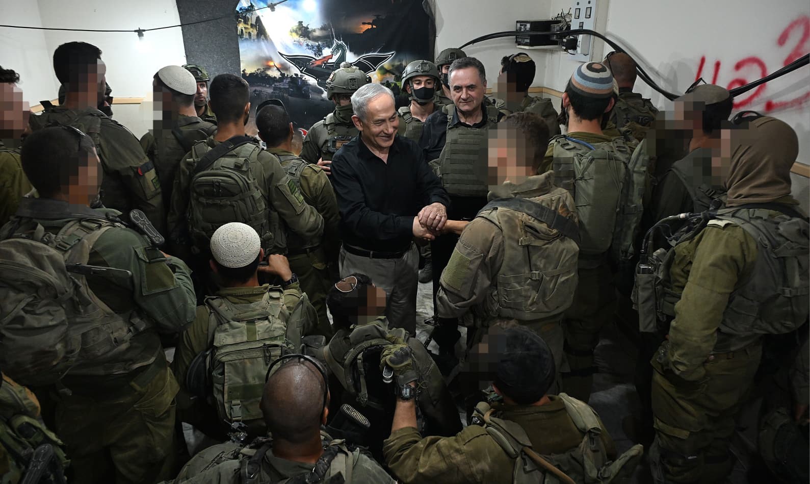 Netanyahu, Lübnan’ın güneyindeki İsrail askerleriyle bir araya geldi