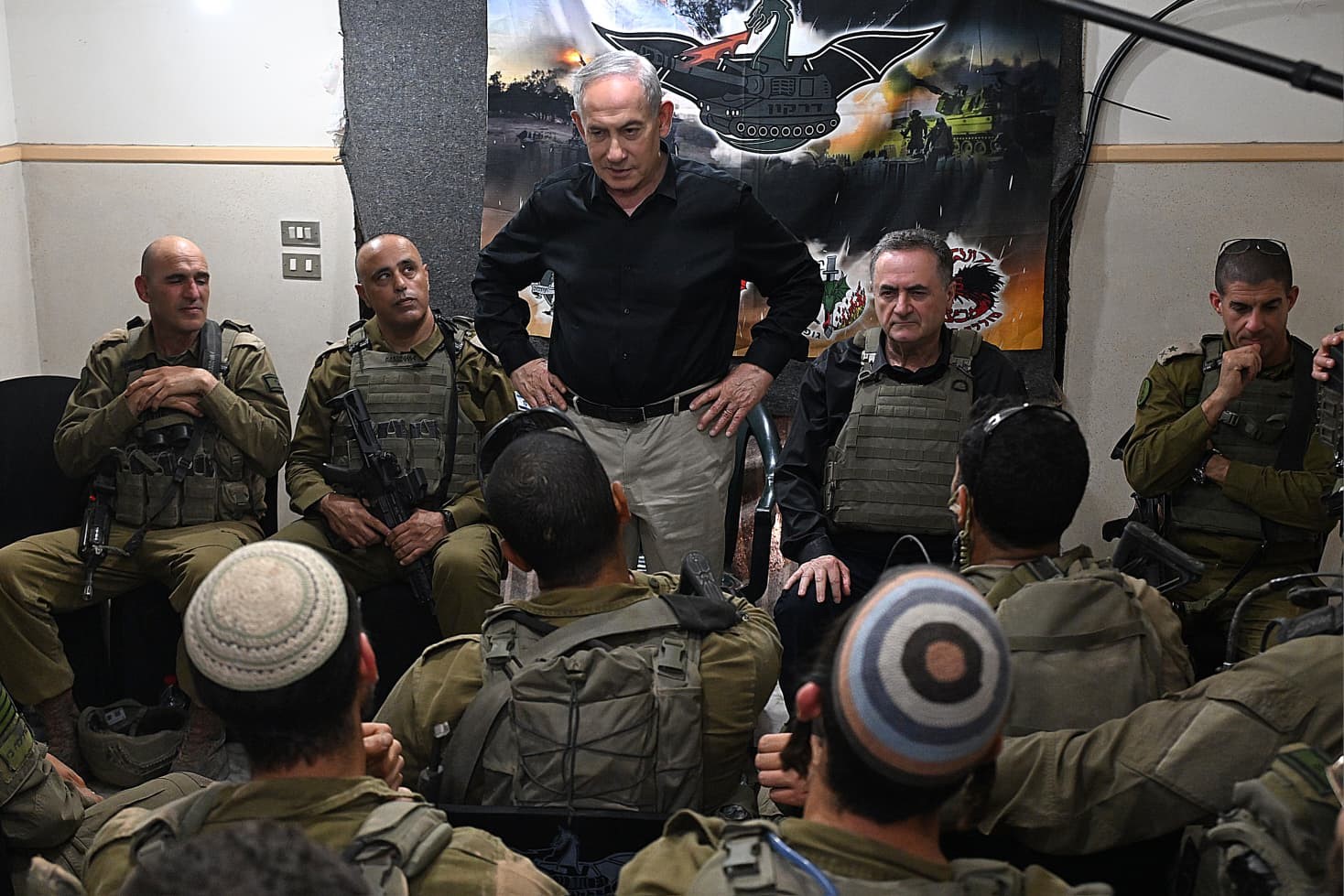 Netanyahu, Lübnan’ın güneyindeki İsrail askerleriyle bir araya geldi