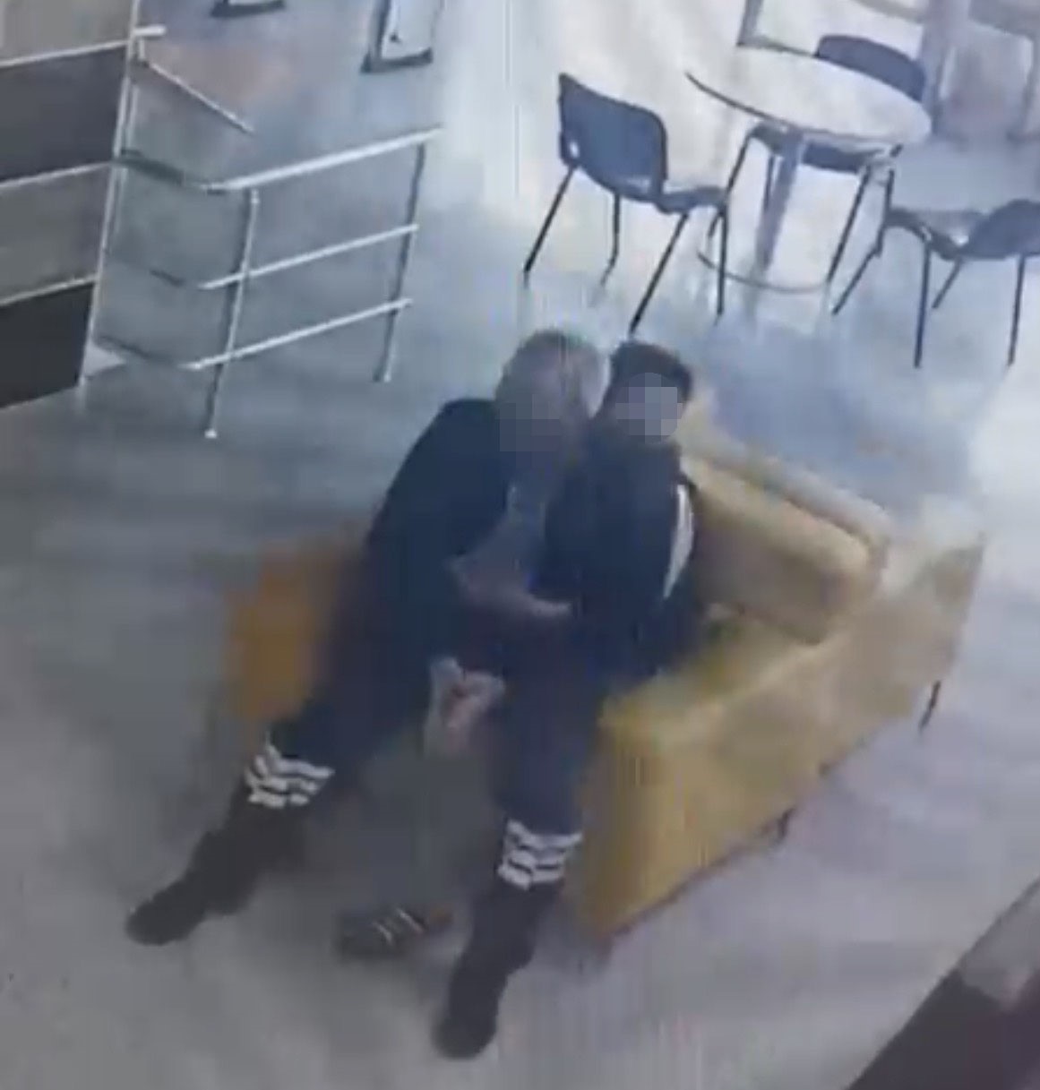 Personeli darbeden hastane müdürü açığa alındı