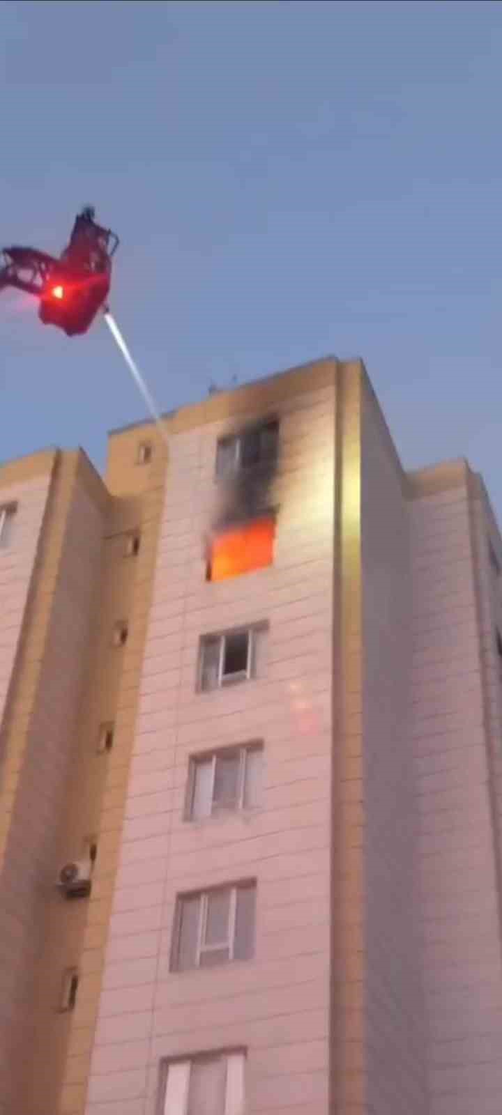 Şanlıurfa’da 9 katlı binada korkutan yangın