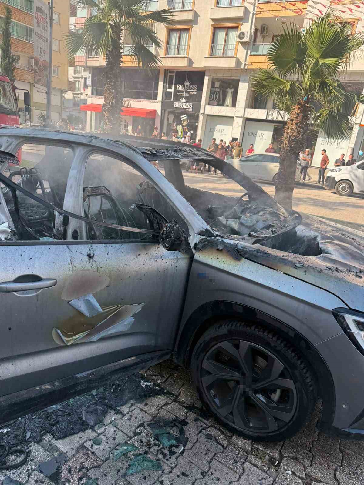 Osmaniye’de seyir halindeki otomobil yandı